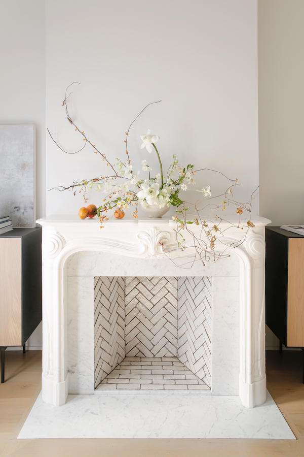 How to Dress Up Your Mantel with Flowers for Thanksgiving